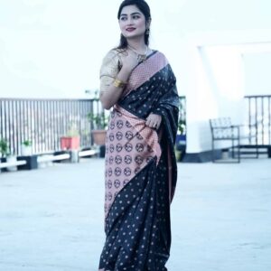 কালো শাড়ি